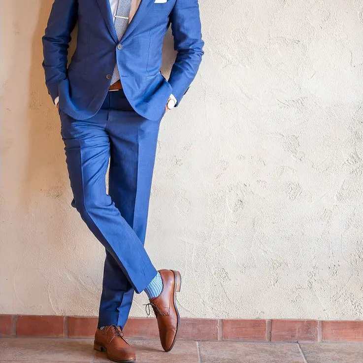 what-color-dress-socks-with-blue-suit